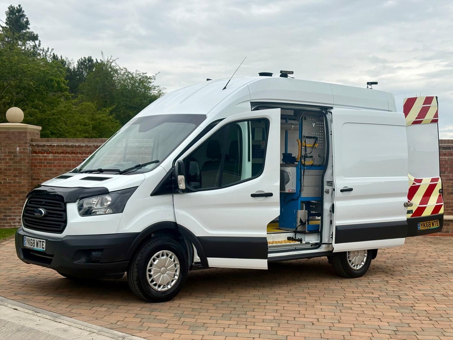 2018 Ford Transit 2.0 TDCi 130ps L2 H3 AWD / Trail Van ***4x4 Workshop Van*** PA 2018 Ford Transit 2.0 TDCi 130ps L2 H3 AWD / Trail Van ***4x4 Workshop Van*** PA