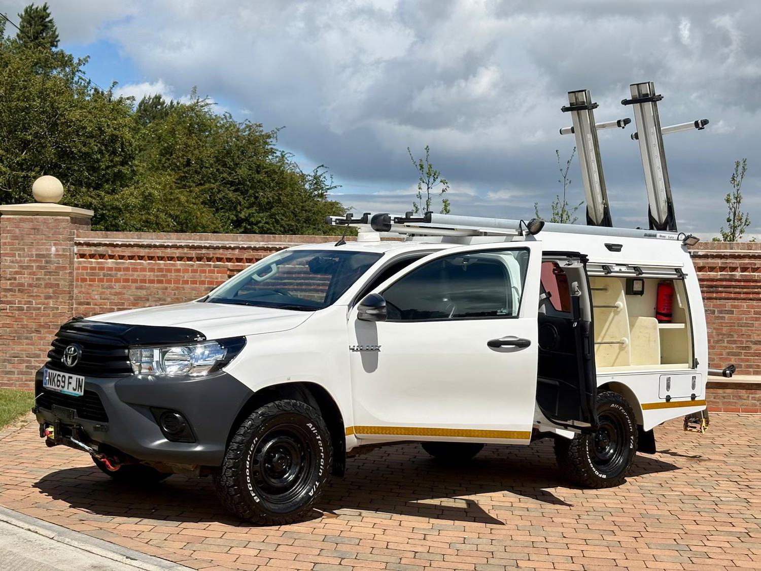 2020 Toyota Hilux Active Extra Cab Pick Up 2.4 D-4D 4x4 ***Front Winch*** PICK U 2020 Toyota Hilux Active Extra Cab Pick Up 2.4 D-4D 4x4 ***Front Winch*** PICK U