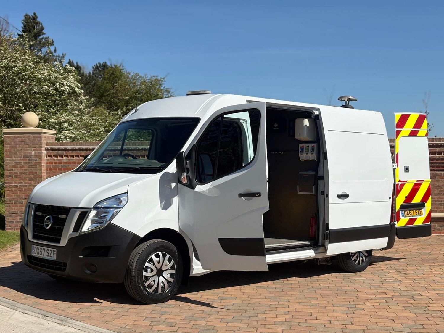2017 Nissan NV400 / Vauxhall Movano 2.3 dCi L2 H2 Mwb Van ***Karcher Jet Wash Va 2017 Nissan NV400 / Vauxhall Movano 2.3 dCi L2 H2 Mwb Van ***Karcher Jet Wash Va