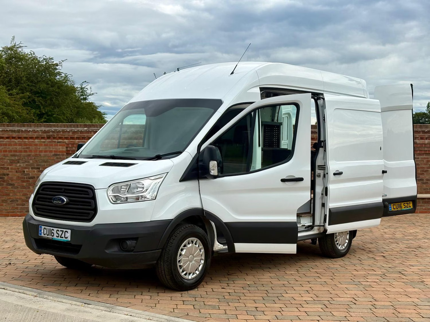2016 Ford Transit 2.2 TDCi 155ps L2 H3 Mwb Van ***Workshop / Utility Spec*** PAN 2016 Ford Transit 2.2 TDCi 155ps L2 H3 Mwb Van ***Workshop / Utility Spec*** PAN