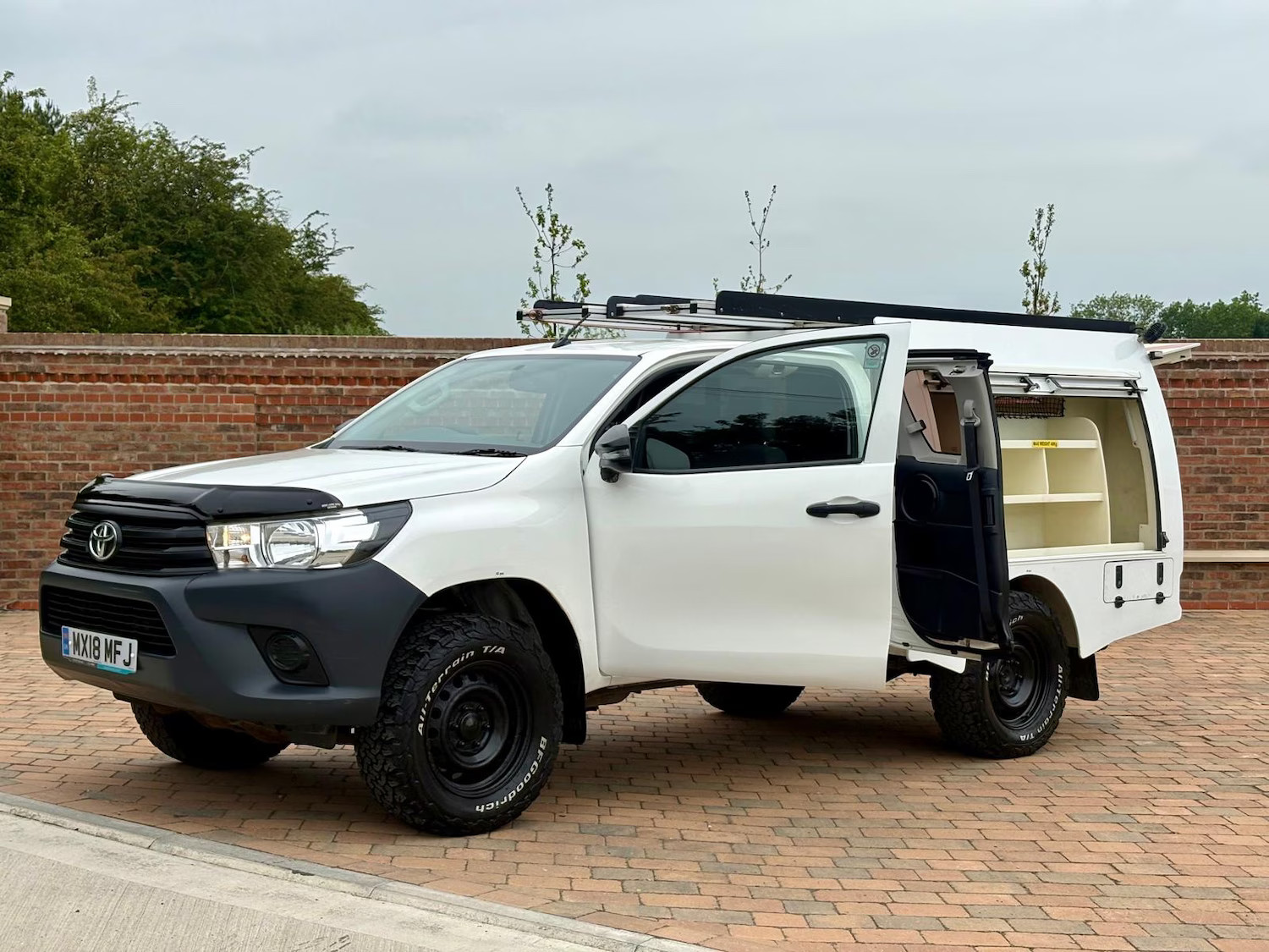 2018 Toyota Hilux / Ford Ranger / Extra Cab / KING Cab / Pick Up 2.4 D-4D PICK U 2018 Toyota Hilux / Ford Ranger / Extra Cab / KING Cab / Pick Up 2.4 D-4D PICK U