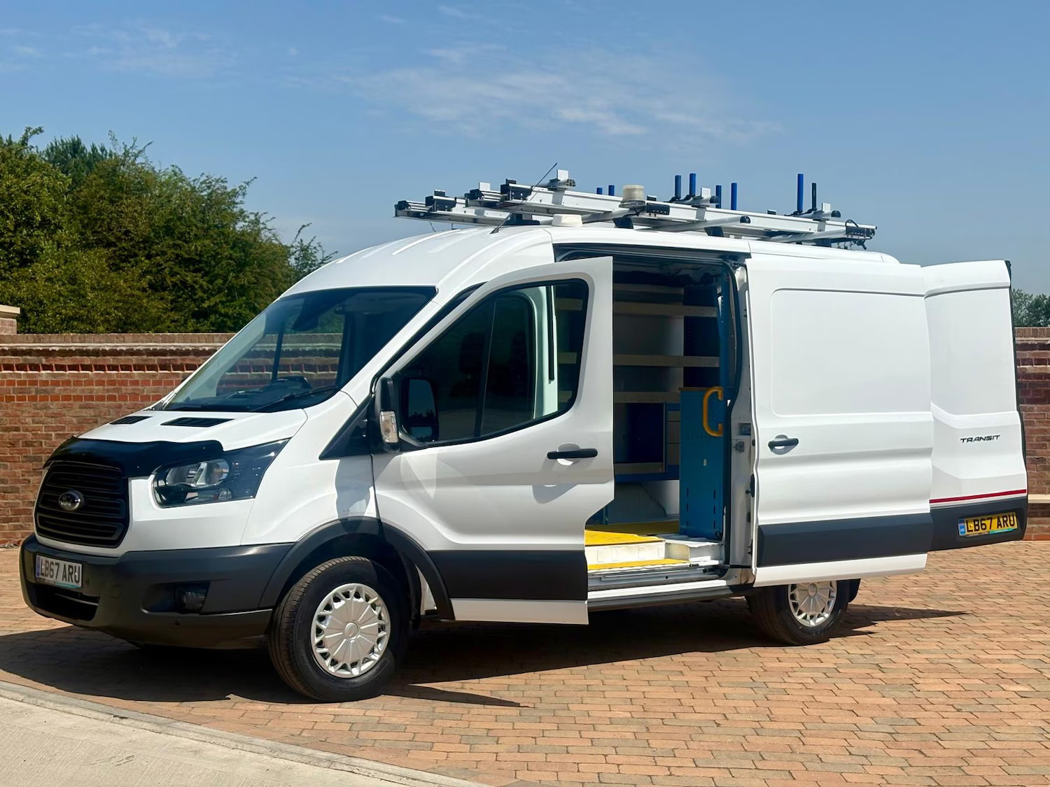 2018 Ford Transit 2.0 TDCi 130ps L2 H2 Mwb AWD Van *** 4X4 Workshop Van *** Medi 2018 Ford Transit 2.0 TDCi 130ps L2 H2 Mwb AWD Van *** 4X4 Workshop Van *** Medi