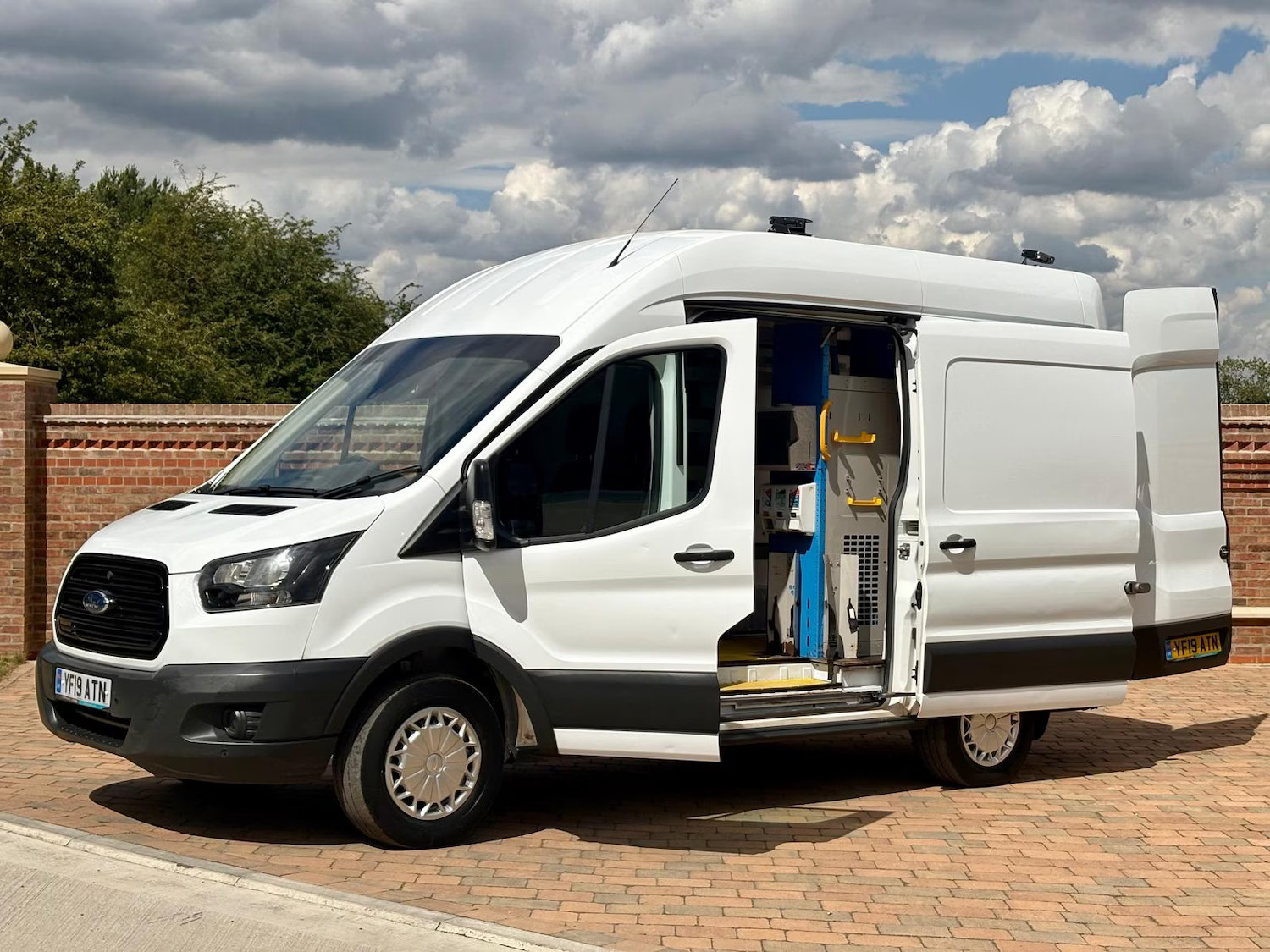2019 Ford Transit 2.0 TDCi 130ps L2 H3 Mwb Van ***Gardner Denver Air & Power*** 2019 Ford Transit 2.0 TDCi 130ps L2 H3 Mwb Van ***Gardner Denver Air & Power***