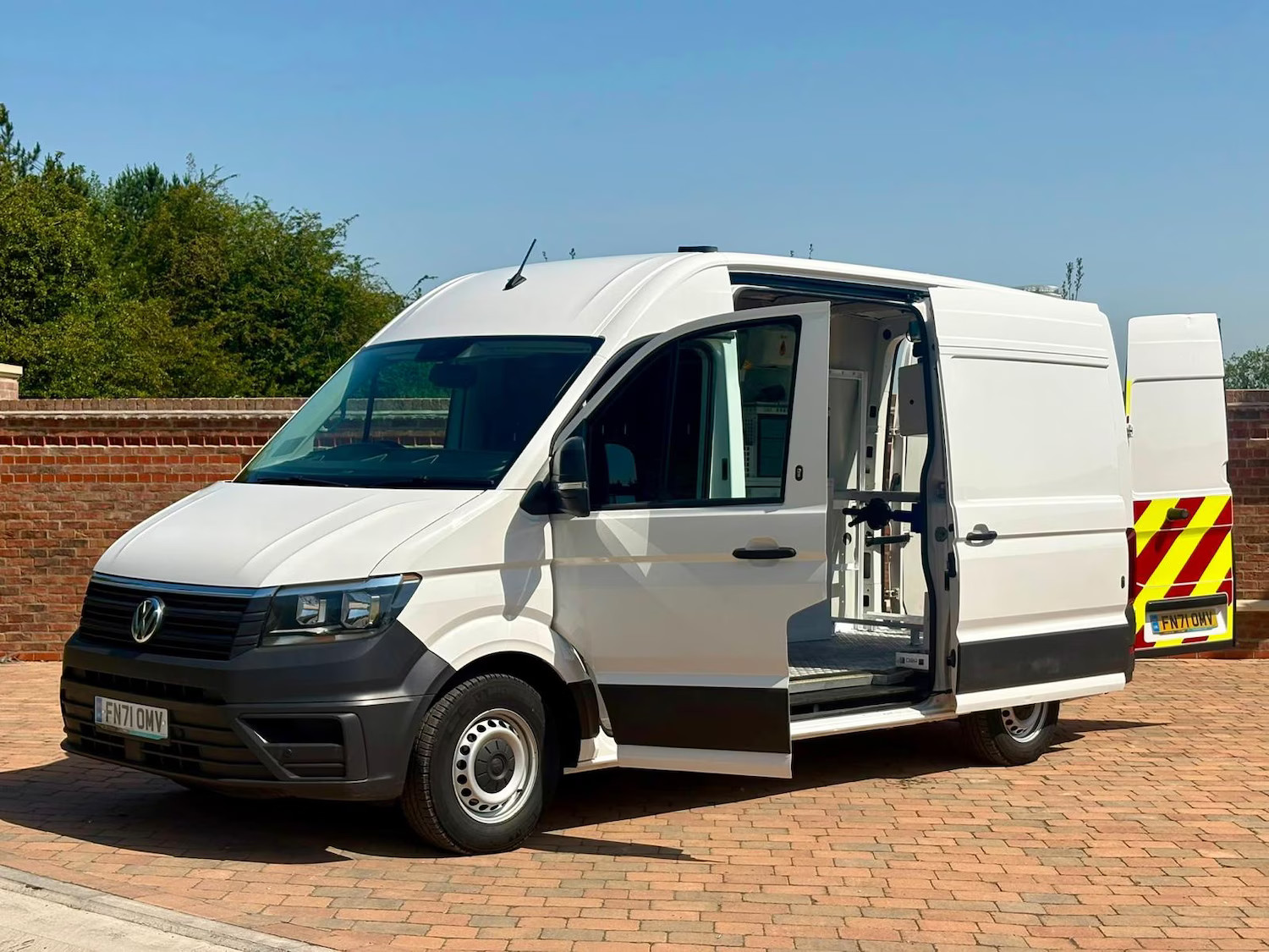 2021 Volkswagen Crafter 2.0 TDI 140PS Trendline High Roof Van PANEL VAN Diesel M 2021 Volkswagen Crafter 2.0 TDI 140PS Trendline High Roof Van PANEL VAN Diesel M