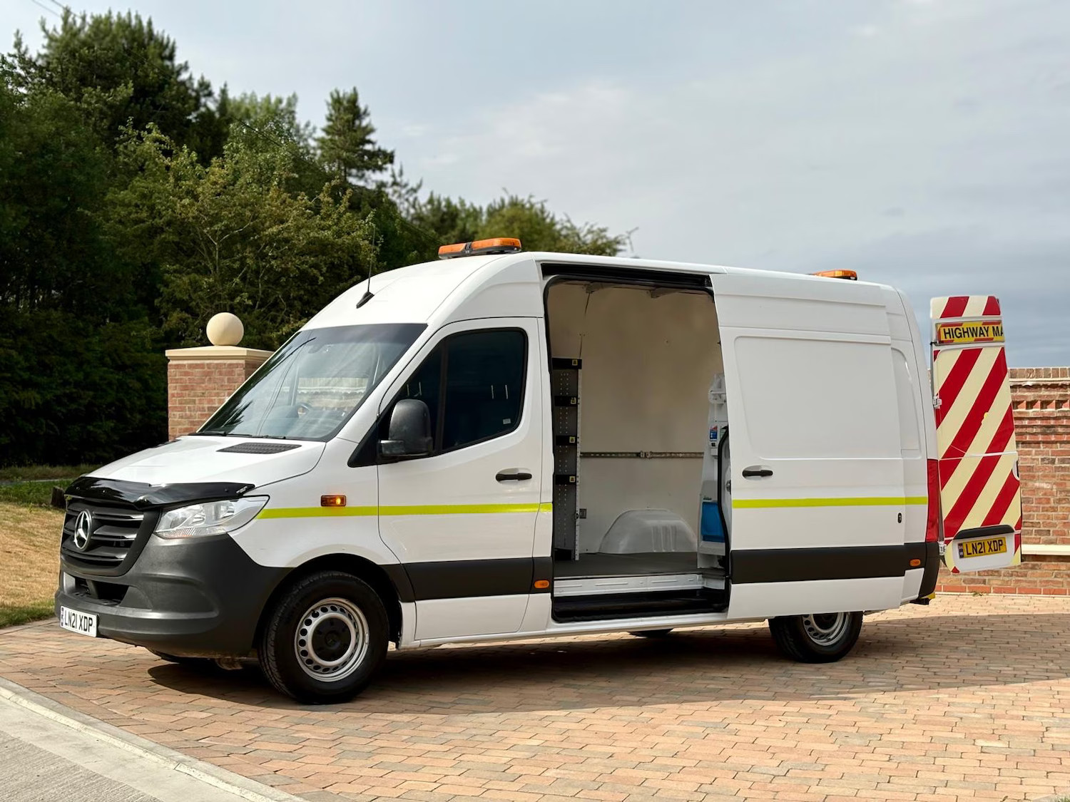 2021 Mercedes-Benz Sprinter 3.5t L2 H2 Van ***Automatic Workshop Van*** PANEL VA 2021 Mercedes-Benz Sprinter 3.5t L2 H2 Van ***Automatic Workshop Van*** PANEL VA
