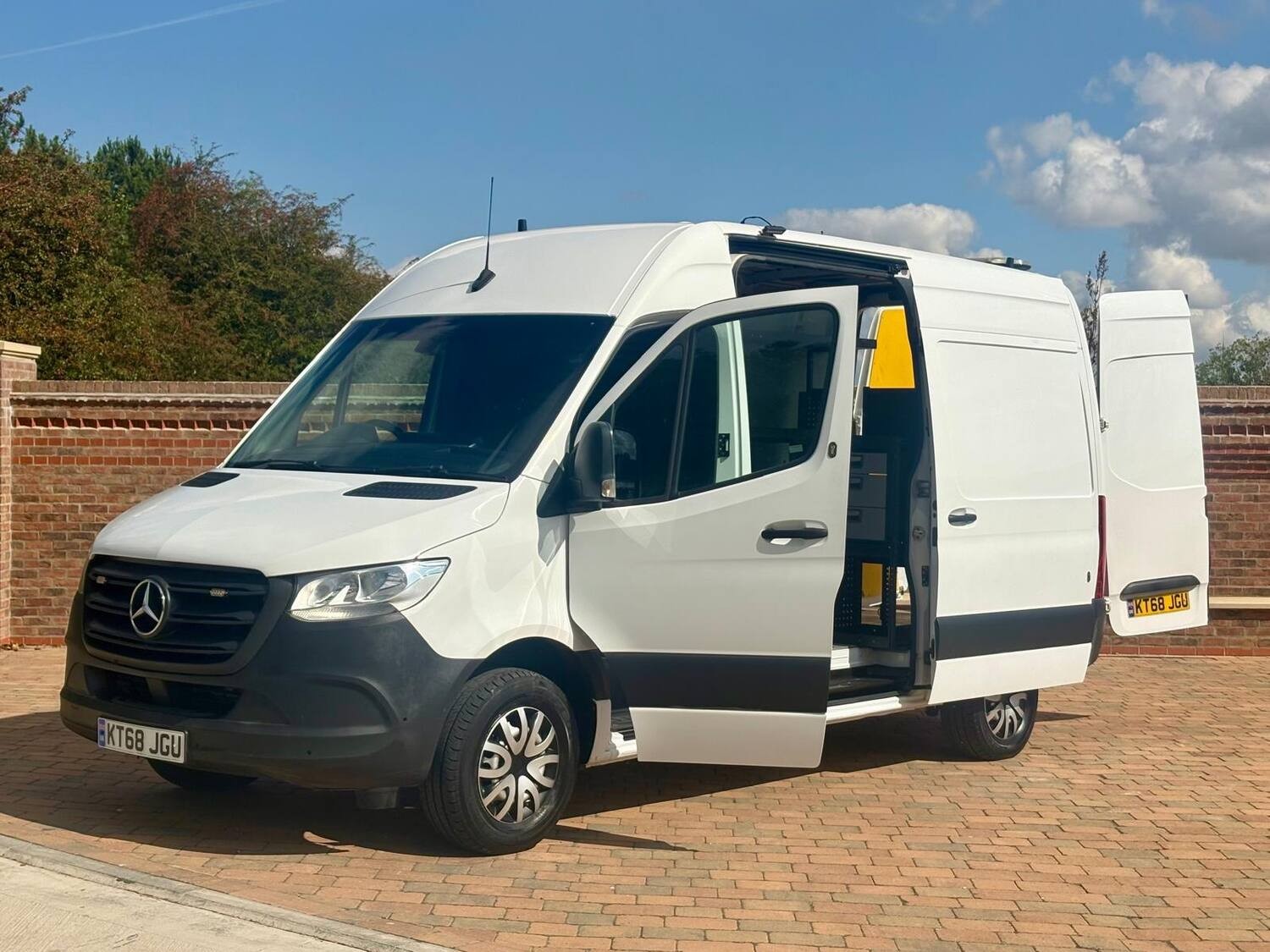 2018 Mercedes-Benz Sprinter / MAN / Crafter / Iveco 3.5t L2 H2 Mwb Van *** Mobil 2018 Mercedes-Benz Sprinter / MAN / Crafter / Iveco 3.5t L2 H2 Mwb Van *** Mobil