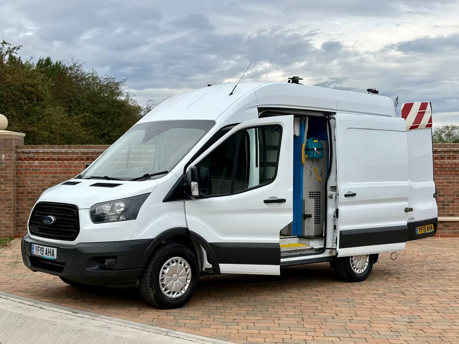 2019 Ford Transit 2.0 TDCi 130ps L2 H3 Mwb Van *** Utility / Workshop Van *** PA 2019 Ford Transit 2.0 TDCi 130ps L2 H3 Mwb Van *** Utility / Workshop Van *** PA