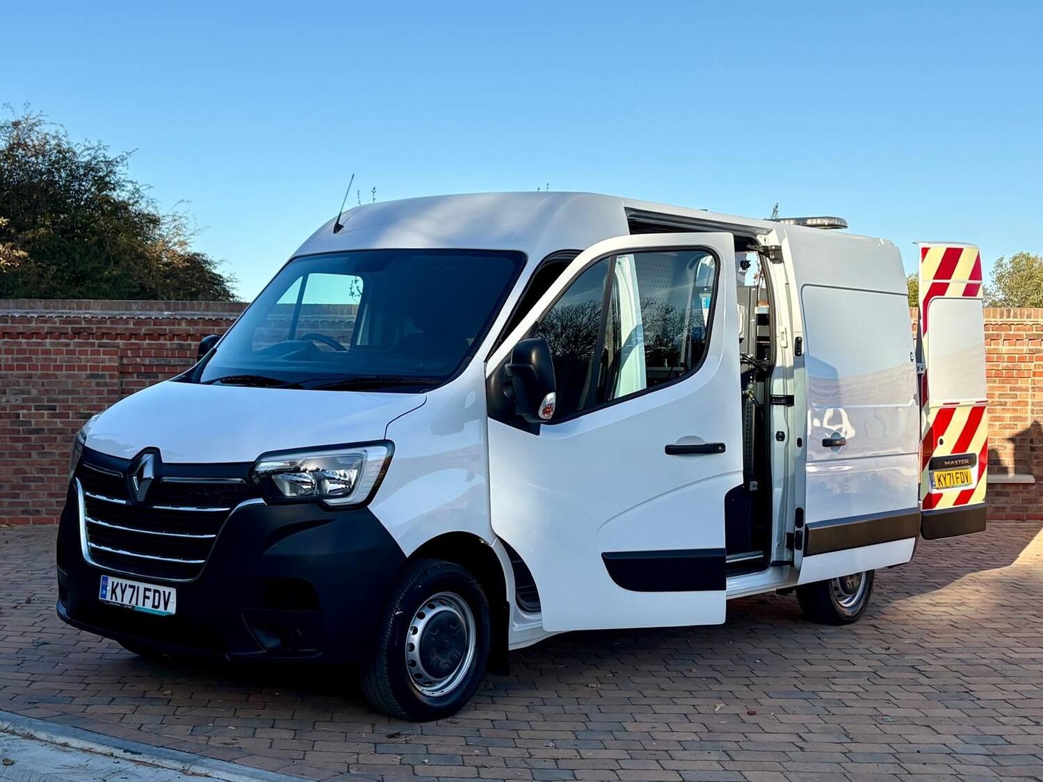 2021 Renault Master dCi 135 3T5 L2 H2 Red Edition Van *** Workshop / Fitters Van