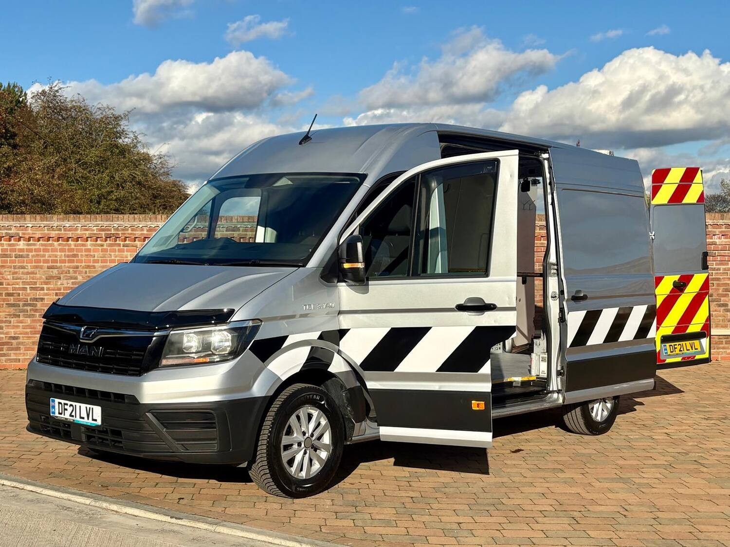 2021 MAN TGE / Crafter / Sprinter L2 H2 Van *** HGV Tyre Fitters / Tyre Van *** 2021 MAN TGE / Crafter / Sprinter L2 H2 Van *** HGV Tyre Fitters / Tyre Van ***